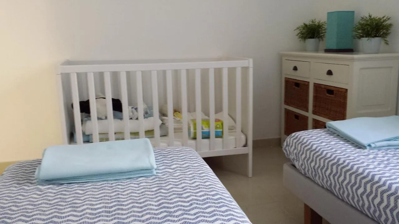 בית נופש Sayalonga Villa Perla Blanca ספרד