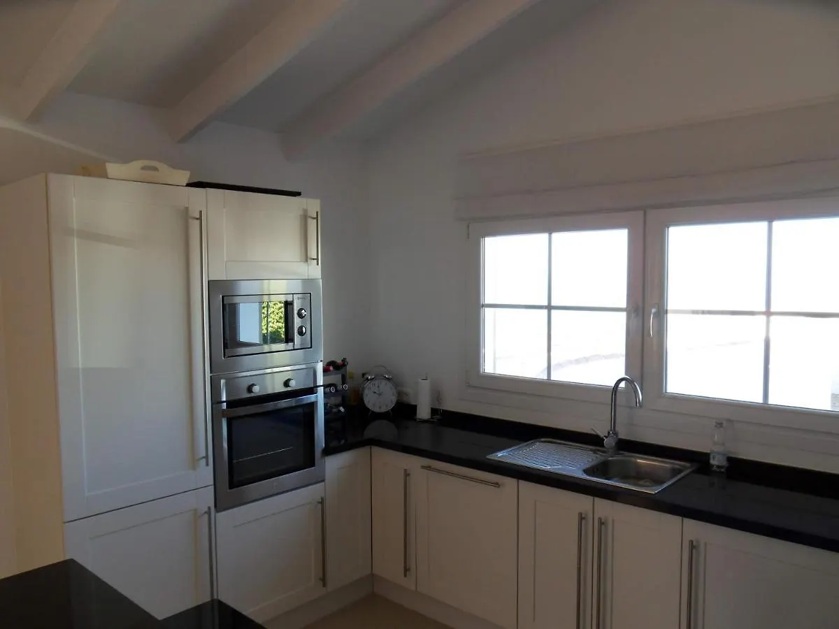 Sayalonga Villa Perla Blanca בית נופש