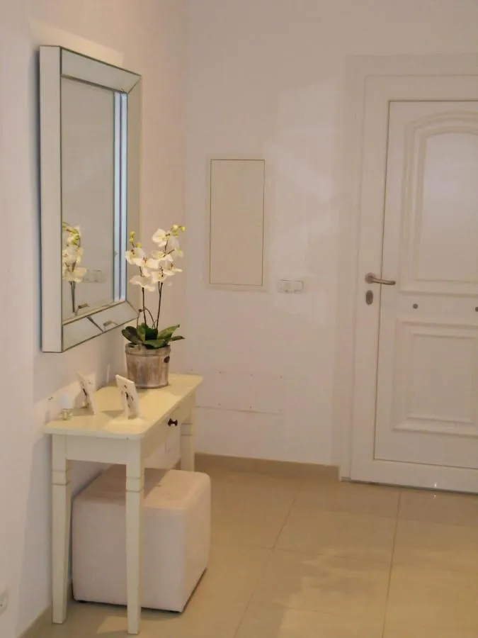Sayalonga Villa Perla Blanca